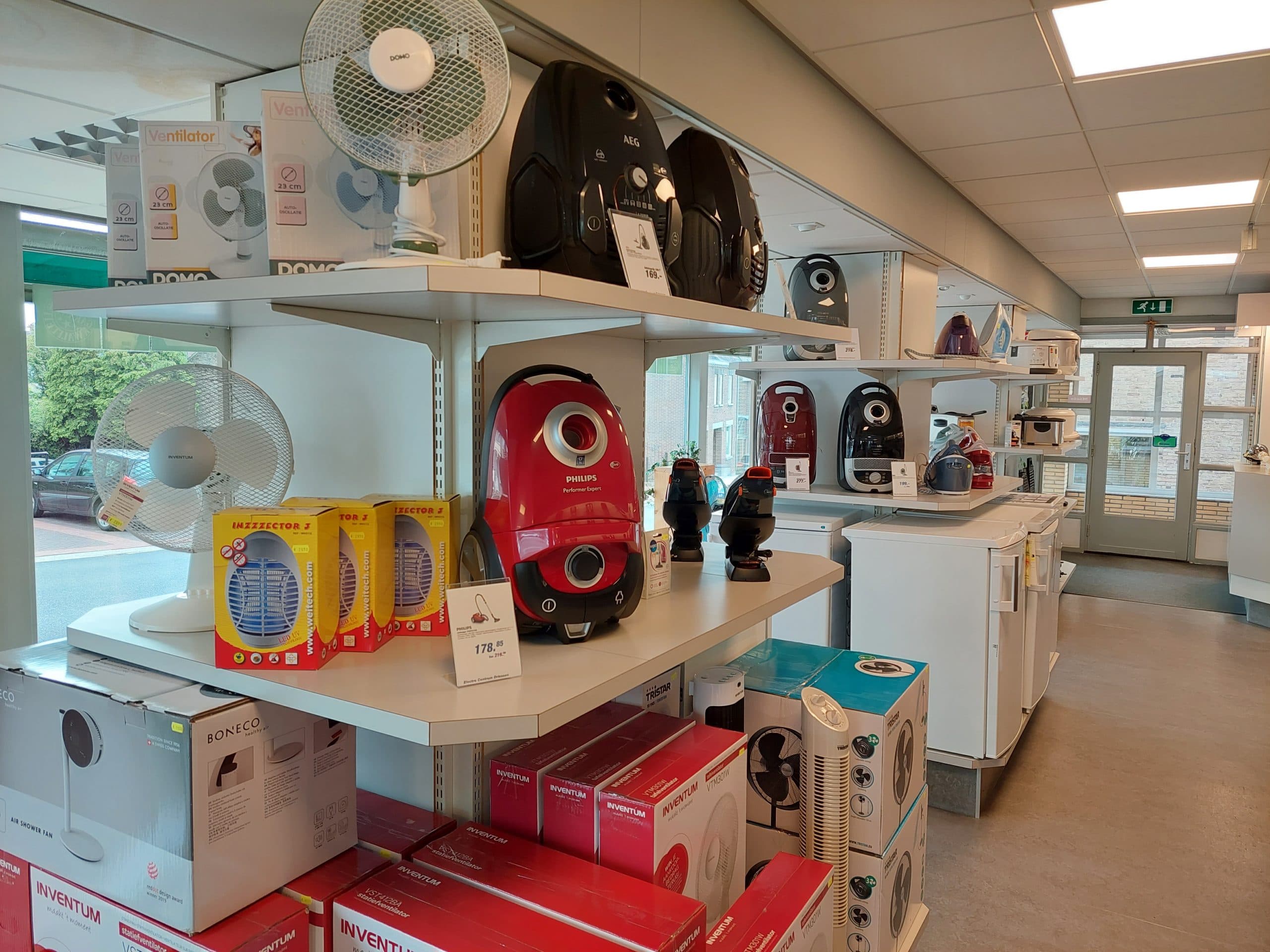 Klein huishoudelijke apparatuur en onderdelen in de winkel
